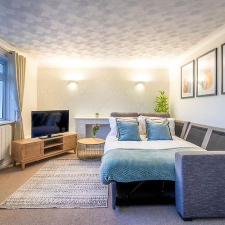 Beautiful Sea View 2 Bedroom Sleeps 6-Free Parking Bournemouth Buitenkant foto
