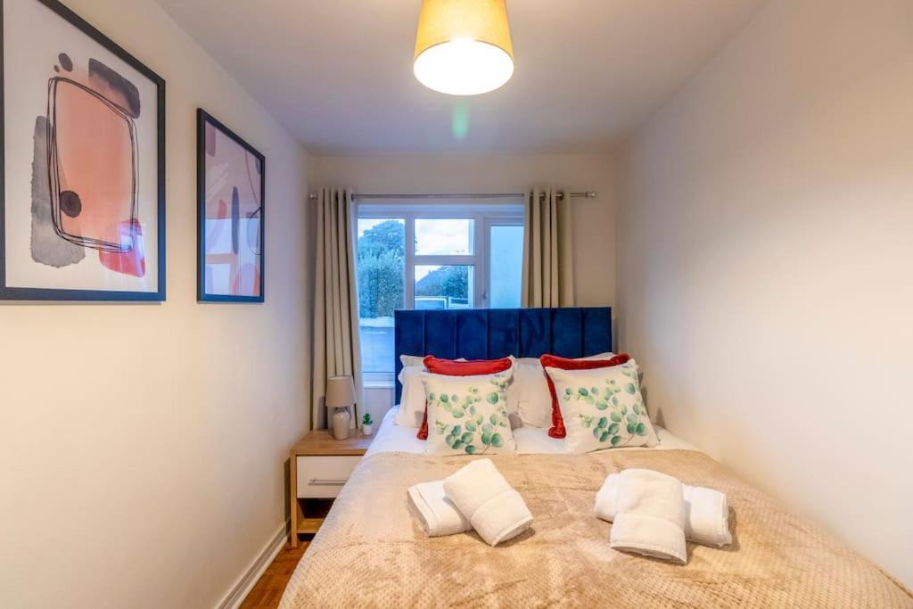 Beautiful Sea View 2 Bedroom Sleeps 6-Free Parking Bournemouth Buitenkant foto