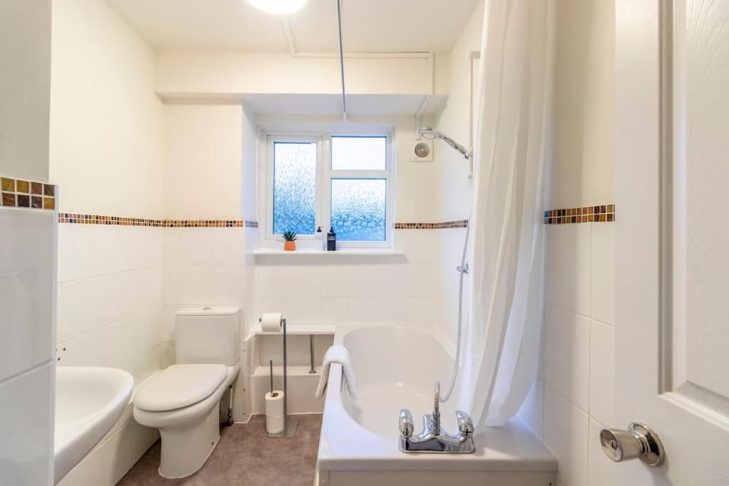 Beautiful Sea View 2 Bedroom Sleeps 6-Free Parking Bournemouth Buitenkant foto